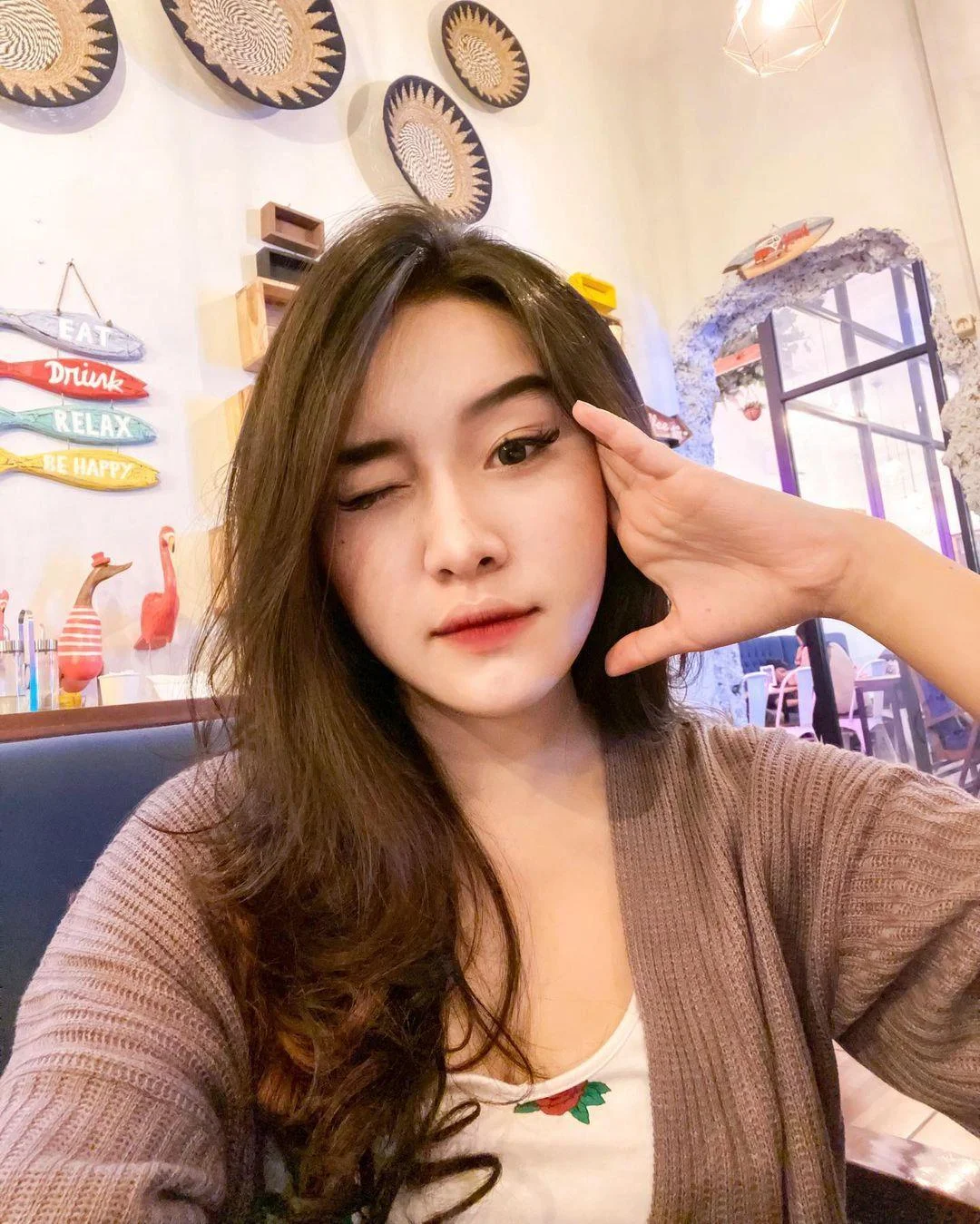 Senyum Manja Cewek Indo yang Bikin Klepek, cewek manja, gadis imut, wanita cantik indo