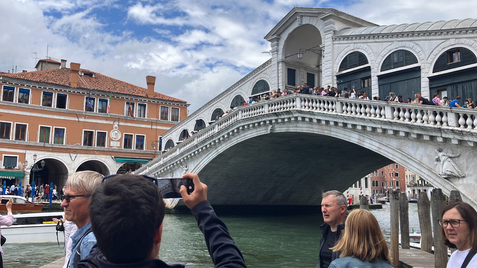 Ponte de Rialto in Venice, Italy