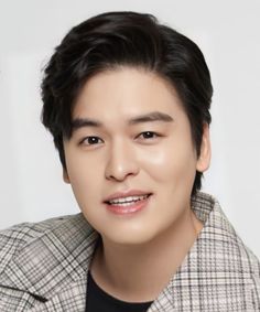  This contain an image of Lee Jang Woo