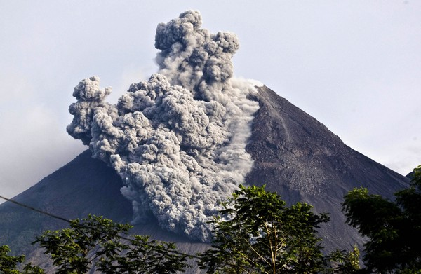 bencana alam terparah di indonesia erupsi gunung merapi