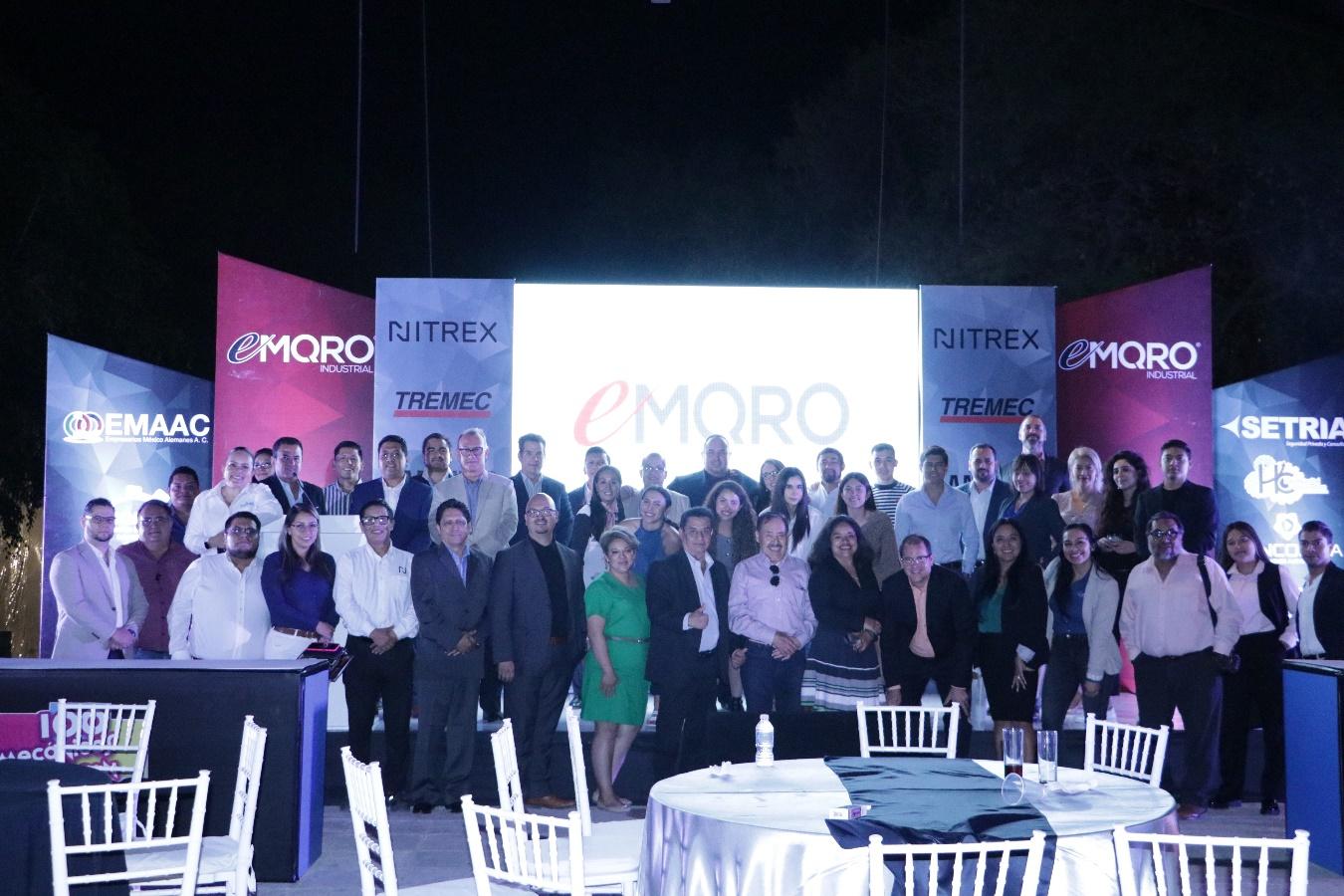 Un grupo de personas en un evento

Descripción generada automáticamente con confianza media
