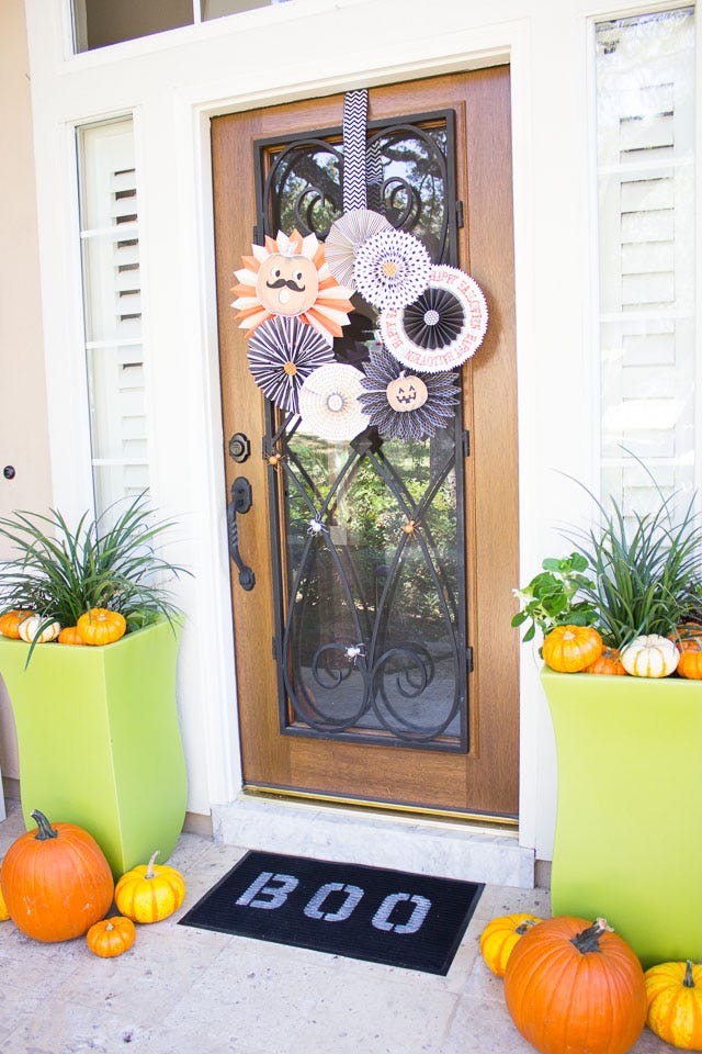 halloween door decor ideas fans