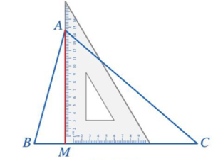 BÀI 13: TÍNH CHẤT BA ĐƯỜNG CAO CỦA TAM GIÁCKhởi độngCâu hỏi: Cho tam giác ABC. Gọi M, N, P lần lượt là hình chiếu của A, B, C trên các đường thẳng BC, CA, AB. Em có nhận xét gì về ba đường thẳng AM, BN, CP.Đáp án chuẩn:Cùng đi qua trực tâm của tam giác ABC.I. Đường cao của tam giácBài 1: Cho tam giác ABC (Hình 133). Bằng cách sử dụng ê ke, vẽ hình chiếu M của điểm A trên đường thẳng BC.Đáp án chuẩn:Bài 2: Cho tam giác ABC vuông tại A. Hãy đọc tên đường cao đi qua B, đường cao đi qua CĐáp án chuẩn:Qua B: AB.Qua C: AC.II. Tính chất ba đường cao của tam giácBài 1: Quan sát ba đường cao AM, BN, CP của tam giác ABC cho biết 3 đường cao đó có cùng đi qua 1 điểm hay không?Đáp án chuẩn:CóBài 2: Cho tam giác đều ABC có trọng tâm là G. Chứng minh G cũng là trực tâm của tam giác ABC.Đáp án chuẩn:G là trực tâm của tam giác ABC.Bài 3: Cho tam giác ABC có trực tâm H cũng là trọng tâm của tam giác. Chứng minh tam giác ABC đều.Đáp án chuẩn:Tam giác ABC đều.III. Bài tập