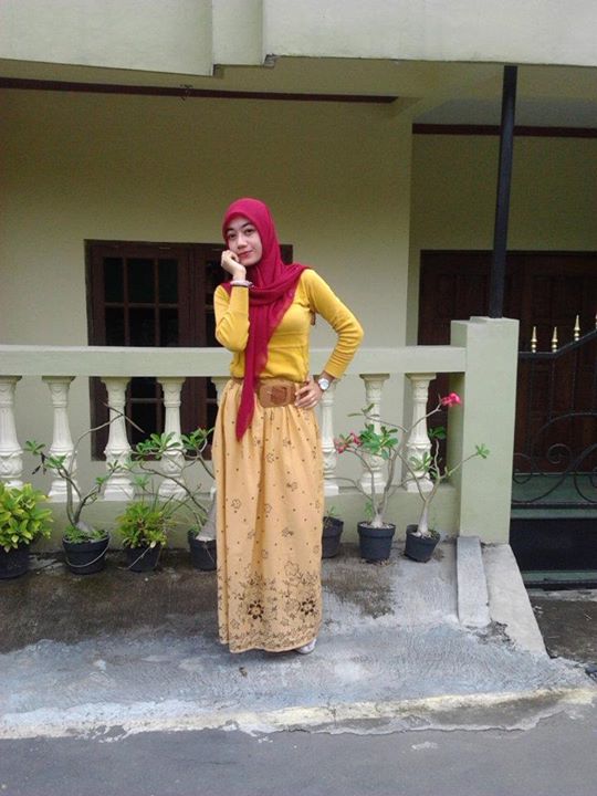 jilbab-montok-anggezty-solo-uns (7)