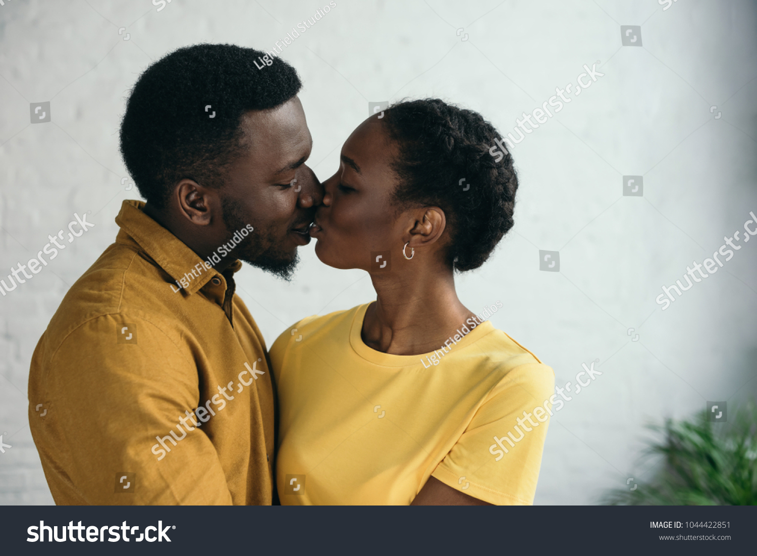 Shutterstock - A Treasure Trove of Kissing Photos