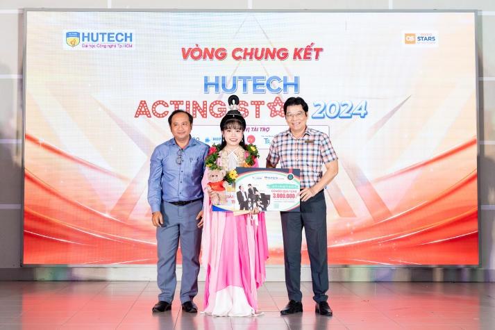 [Video] “Thoát Hoan” Lê Hoàng Phúc lên ngôi Quán quân HUTECH Acting Stars 2024 247