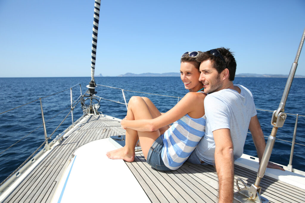 M_CoupleSailing-1024x682jpg