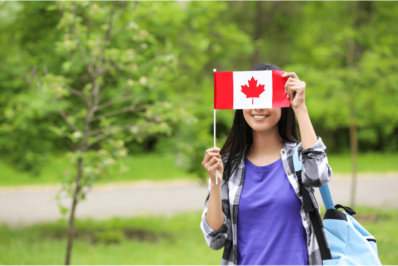 Visa du học Canada ngắn hạn được cấp cho công dân nước ngoài đủ từ 18 tuổi trở lên