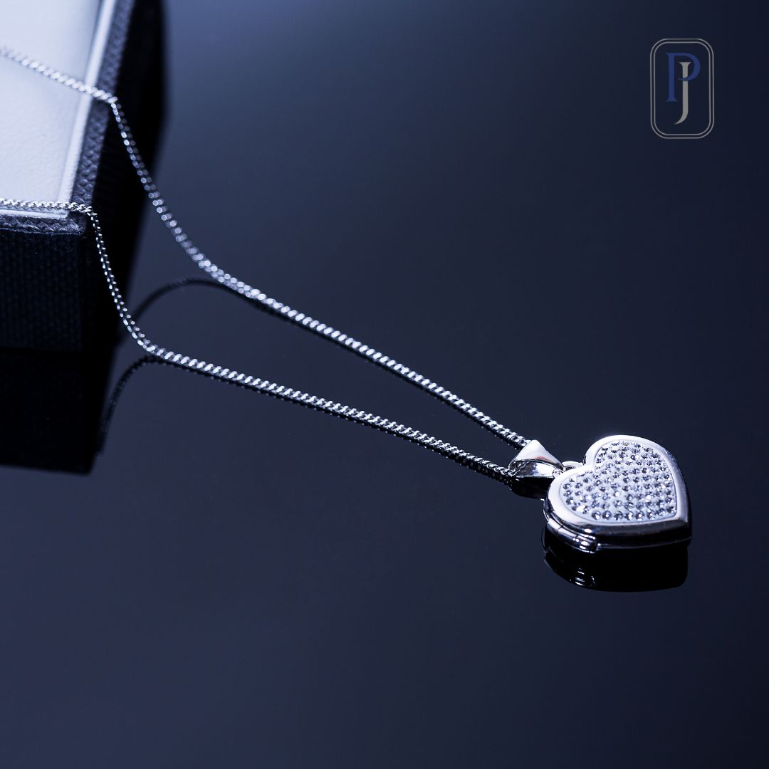 Lab-grown diamond pendant designed for fashion-trendy Indian men looking to make a personality presence.