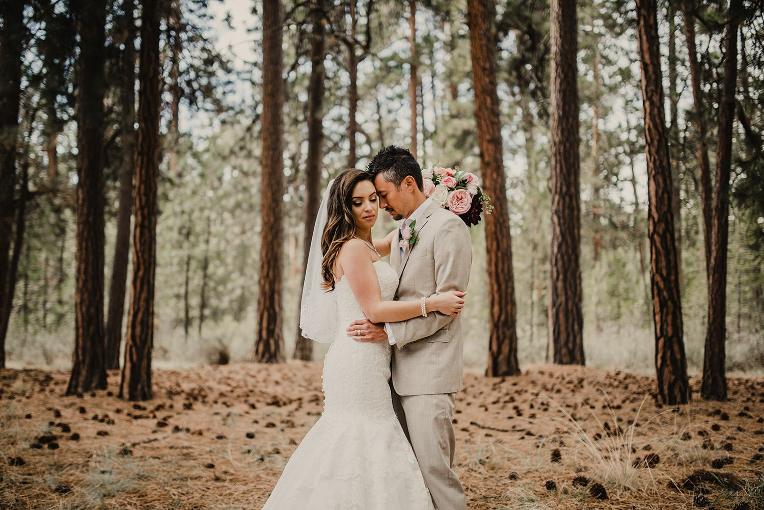 couple elopement vs tradition wedding in Oregon