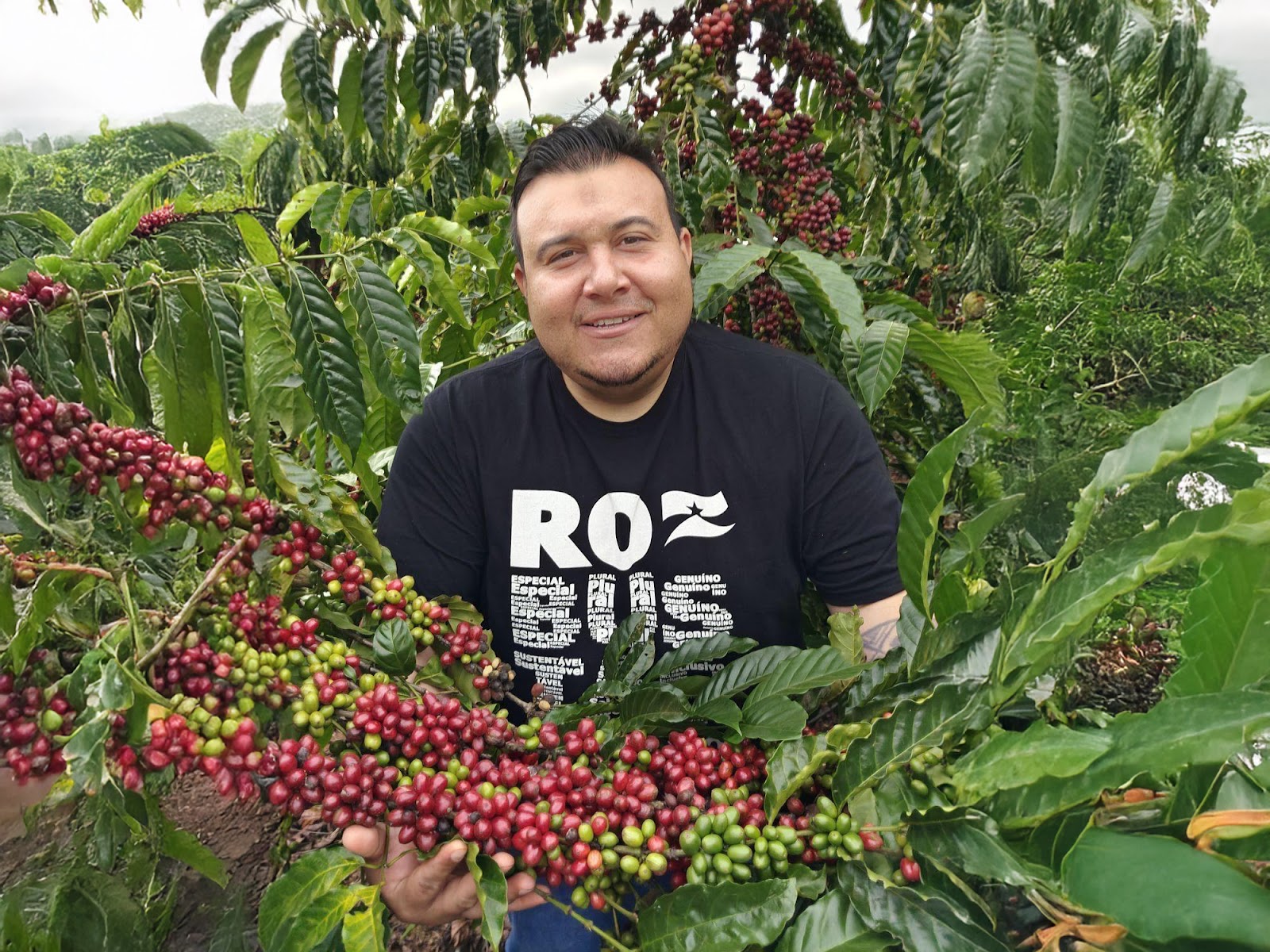 Produtor Syngenta, Juan Travain mostrando lavoura de Rondônia 