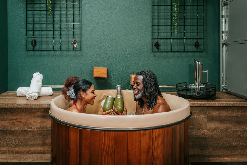 couple taking a beer bath at Oakwell Beer Spa in Denver