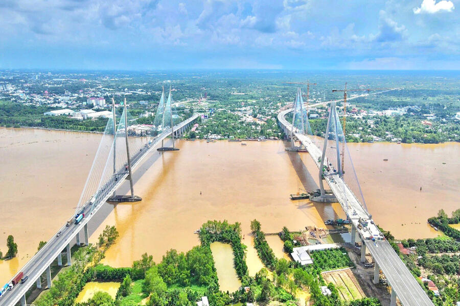 Tourists going to Vinh Long by road from Ho Chi Minh City will pass through My Thuan Bridge. Source: An Binh