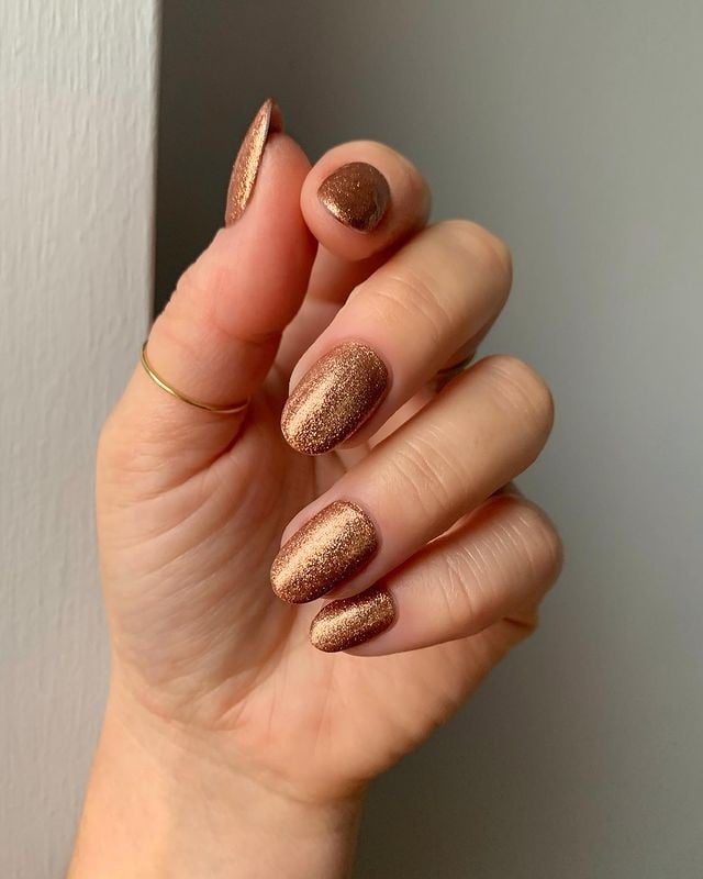 Cute inspiration for fall wedding nail designs! If you are looking for simple and cute fall nail designs, click here.
