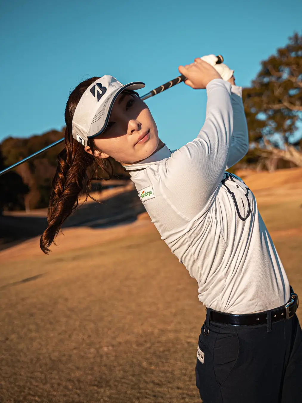 女子プロゴルファー 鶴岡果恋選手