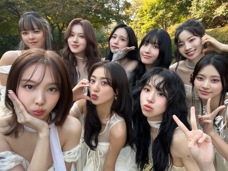 A picture of TWICE