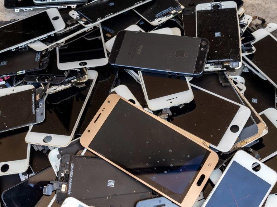 Overview of mobile phone e-waste statistics, recycling rates, and environmental impacts.
