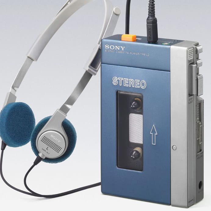 Sony Walkman, model TPS-L2.