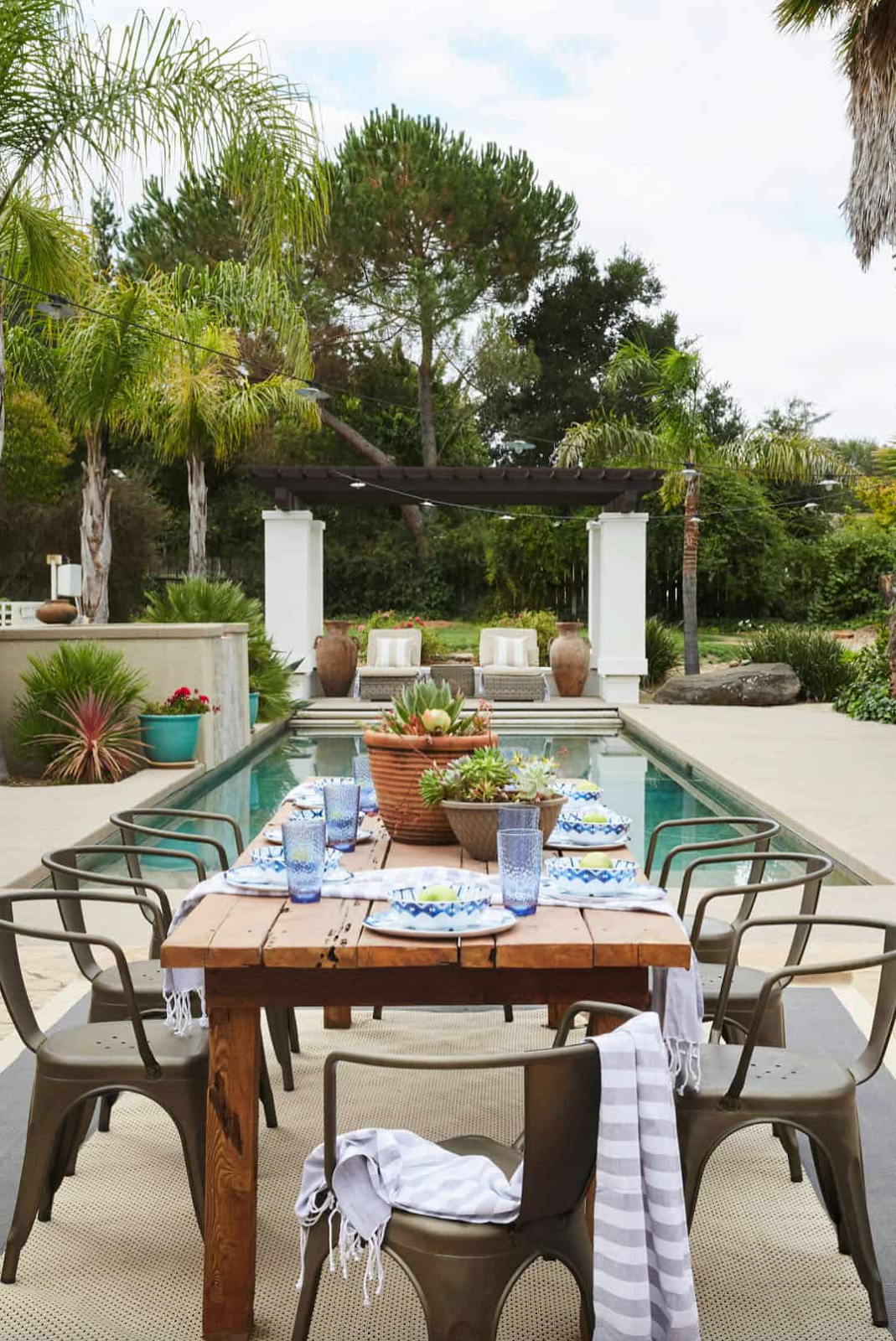 Mediterranean Outdoor Dining Ideas