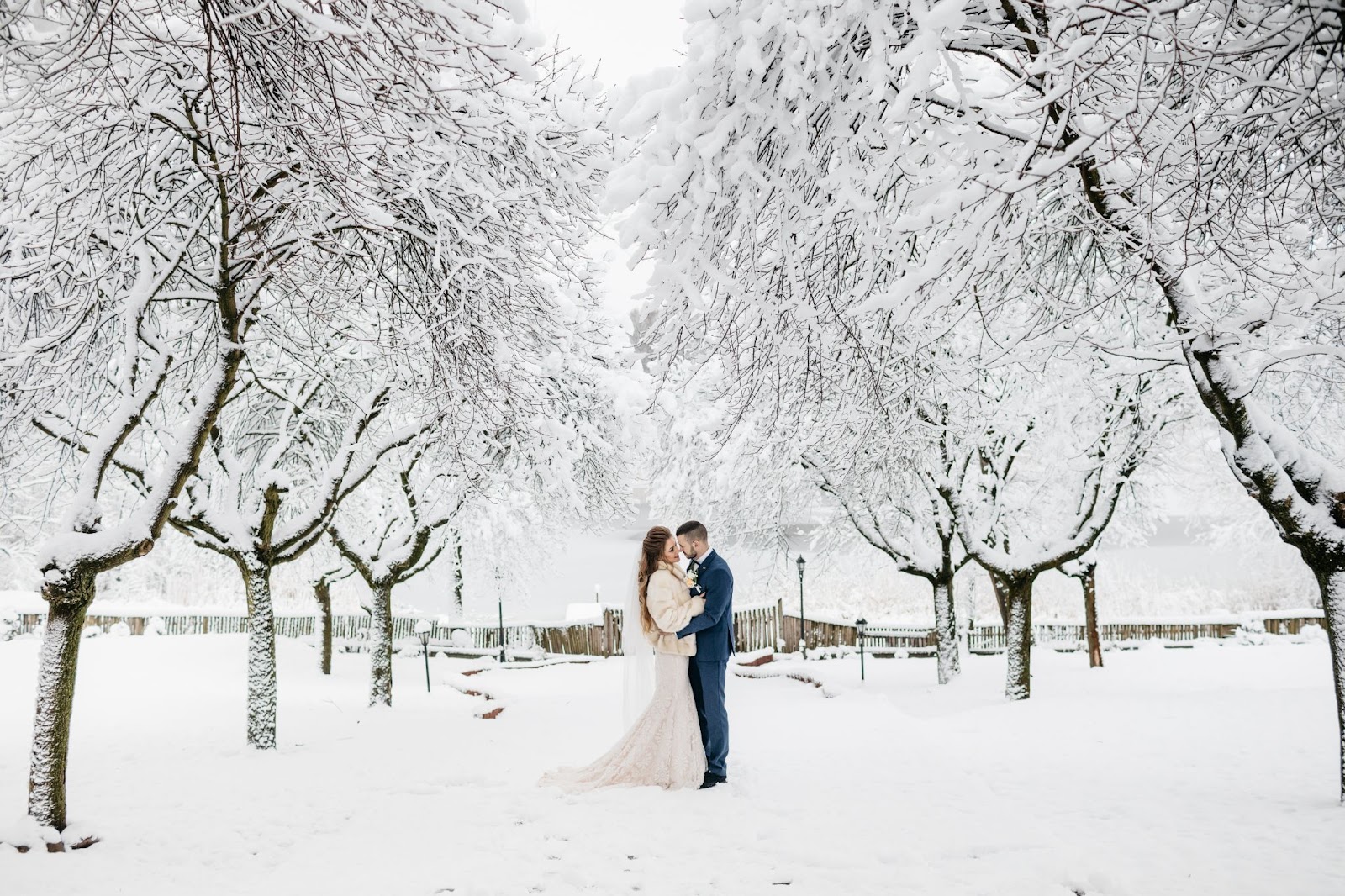 bride groom winter