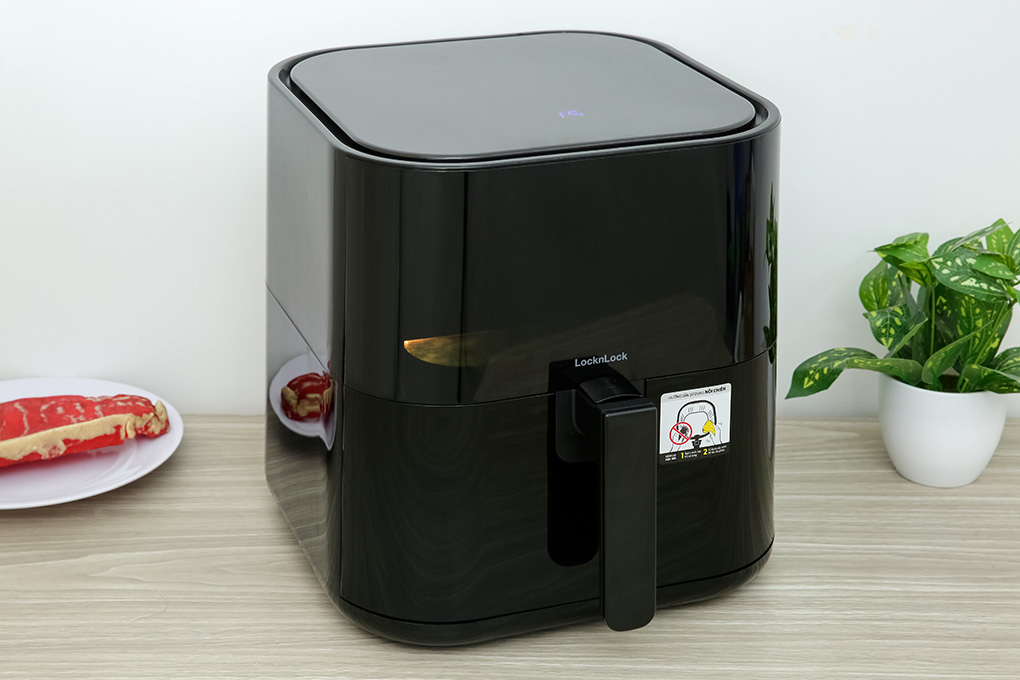 Nồi chiên không dầu đang là một trong những thiết bị nhà bếp hiện đại và đa năng