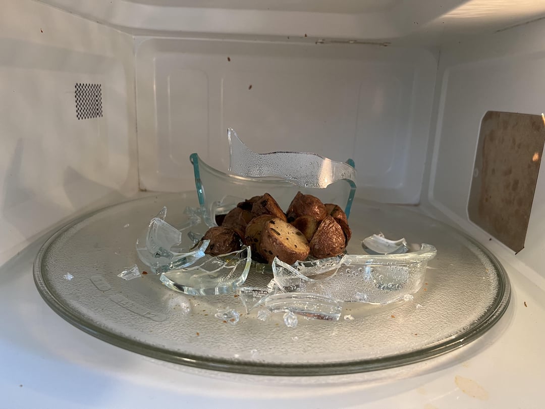 Can Pyrex Go in Microwave?: Safety Tips and Guidelines