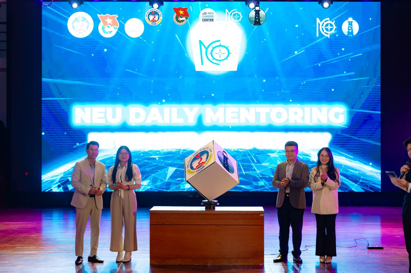 Recap Lễ Phát Động Dự Án Neu Daily Mentoring-Talkshow “Mentorverse: Sức Mạnh Kết Nối - Dẫn Lối Gen Z”