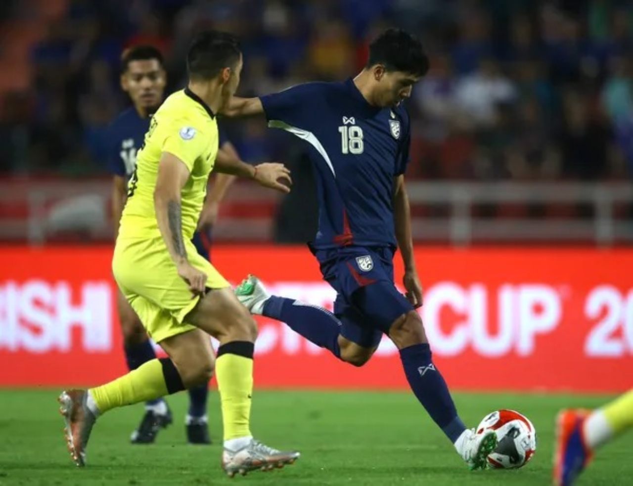 Thái Lan giành chiến thắng tối thiểu 1-0 trước Malaysia. 