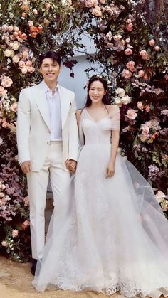  A picture of Hyun Bin and Son Ye Jin 