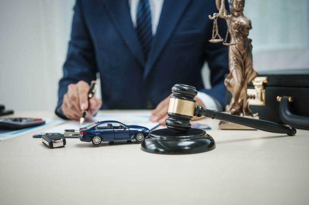 How a Traffic Lawyer Can Reduce Fines and Penalties for Traffic Offenses
