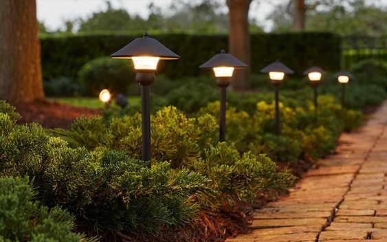 the image displays solar powered garden street lamps