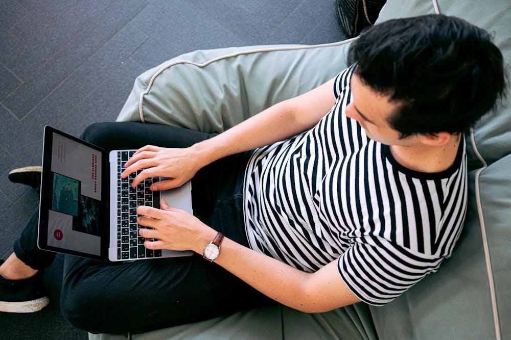 Using laptop2.jpg