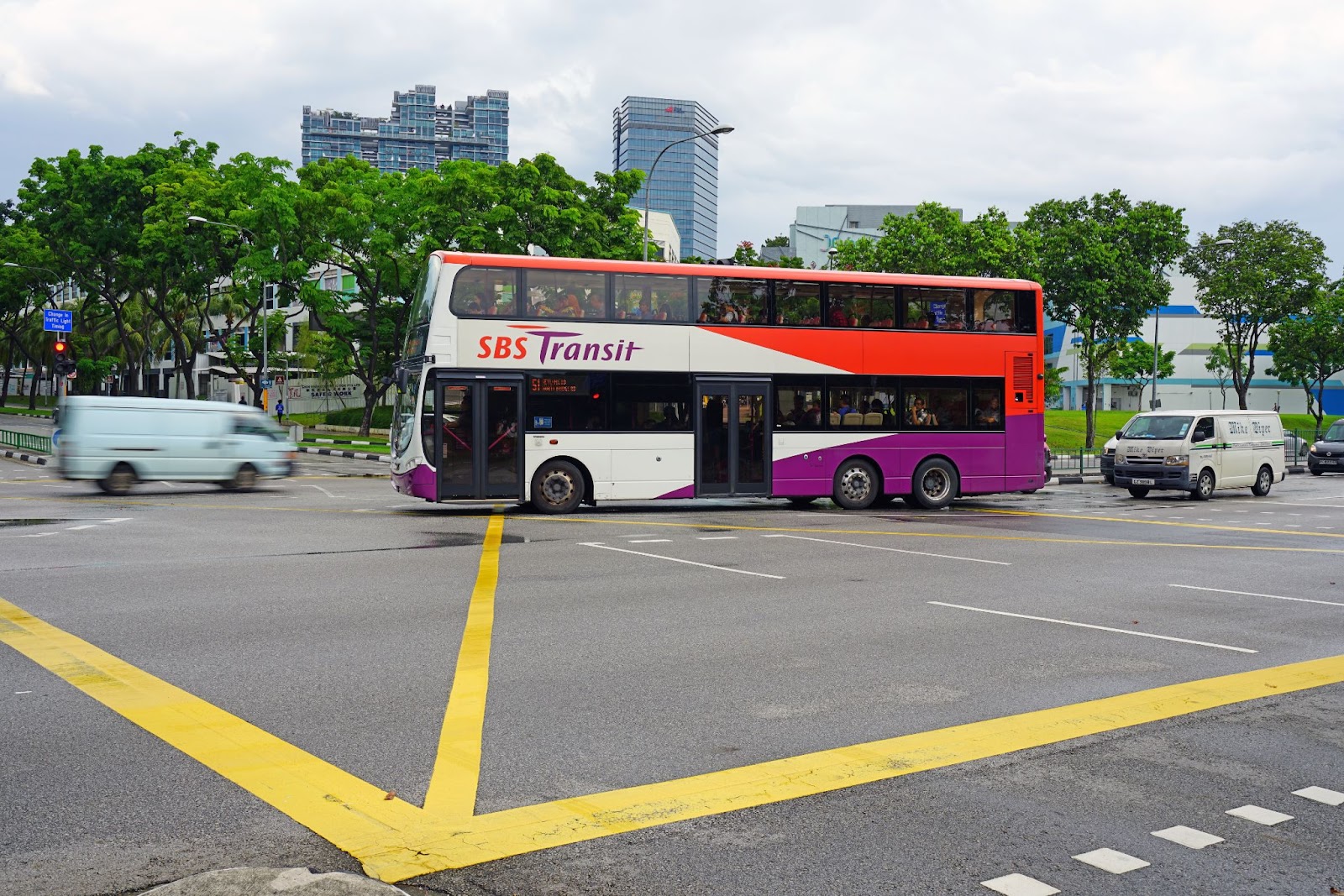 Singapore changi airport bus