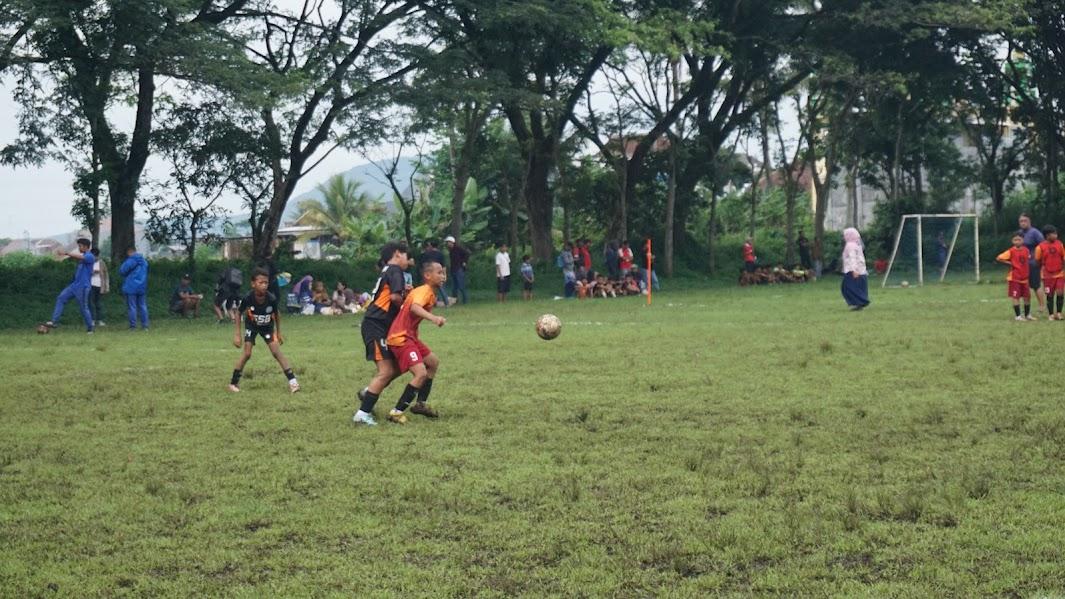 Latihan Sepak Bola Usia Dini Malang