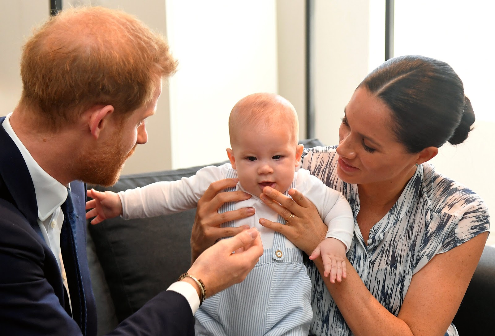 Une photo de Prince Harry et de Meghan Markle avec leur bébé.