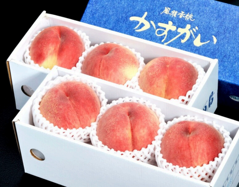 裝在禮盒中的春日居水蜜桃