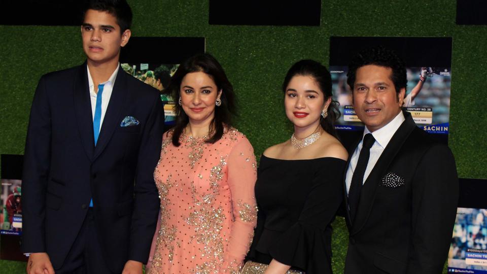 Sachin Tendulkar and wife Anjali complete 22 years of marriage | Crickit