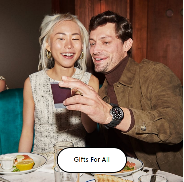 A person and person taking a selfie
Description automatically generated