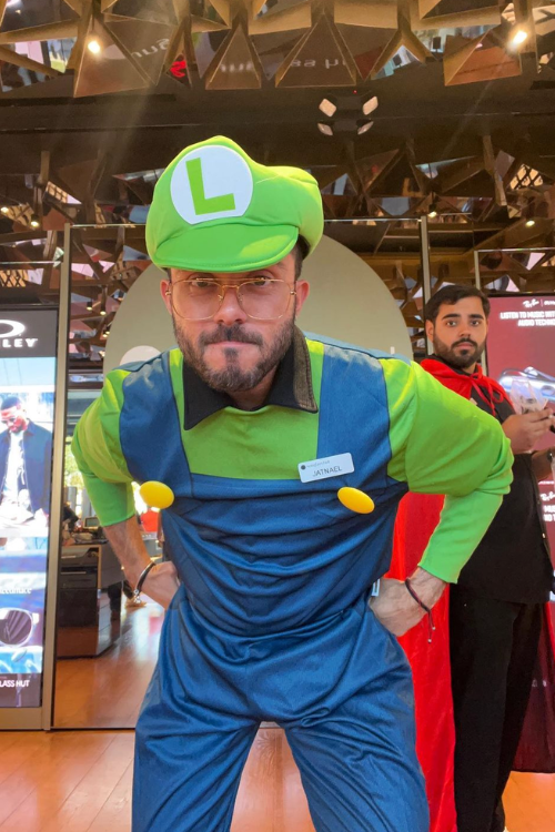 42 Last Minute Halloween Costumes for Men to Impress at Any Party
