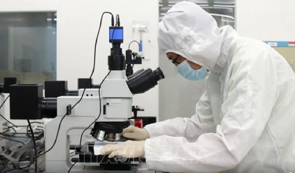 scientist-in-full-protective-suit-using-a-microscope-in-a-cleanroom-laboratory-environment-building-the-ultimate-biohacker-stack-with-prostamax-this-is-what-results-look-like-tony-huge