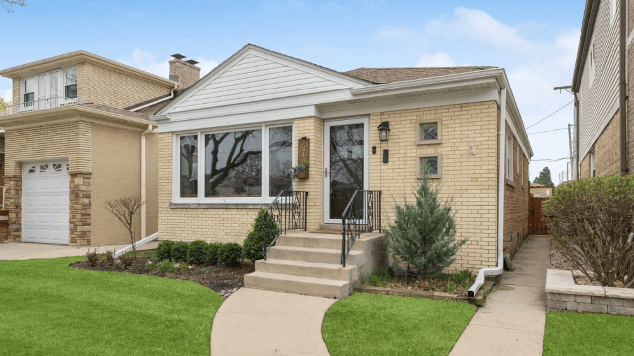 Tour This 1,750 Sq Ft Brick Ranch in Chicago, IL with Recreation Room and Walk-In Shower