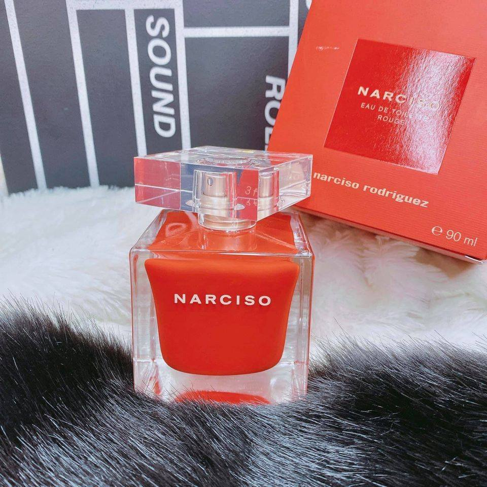 Nước hoa Narciso Rodriguez Rouge EDT lại hướng đến sự tinh tế và nhẹ nhàng