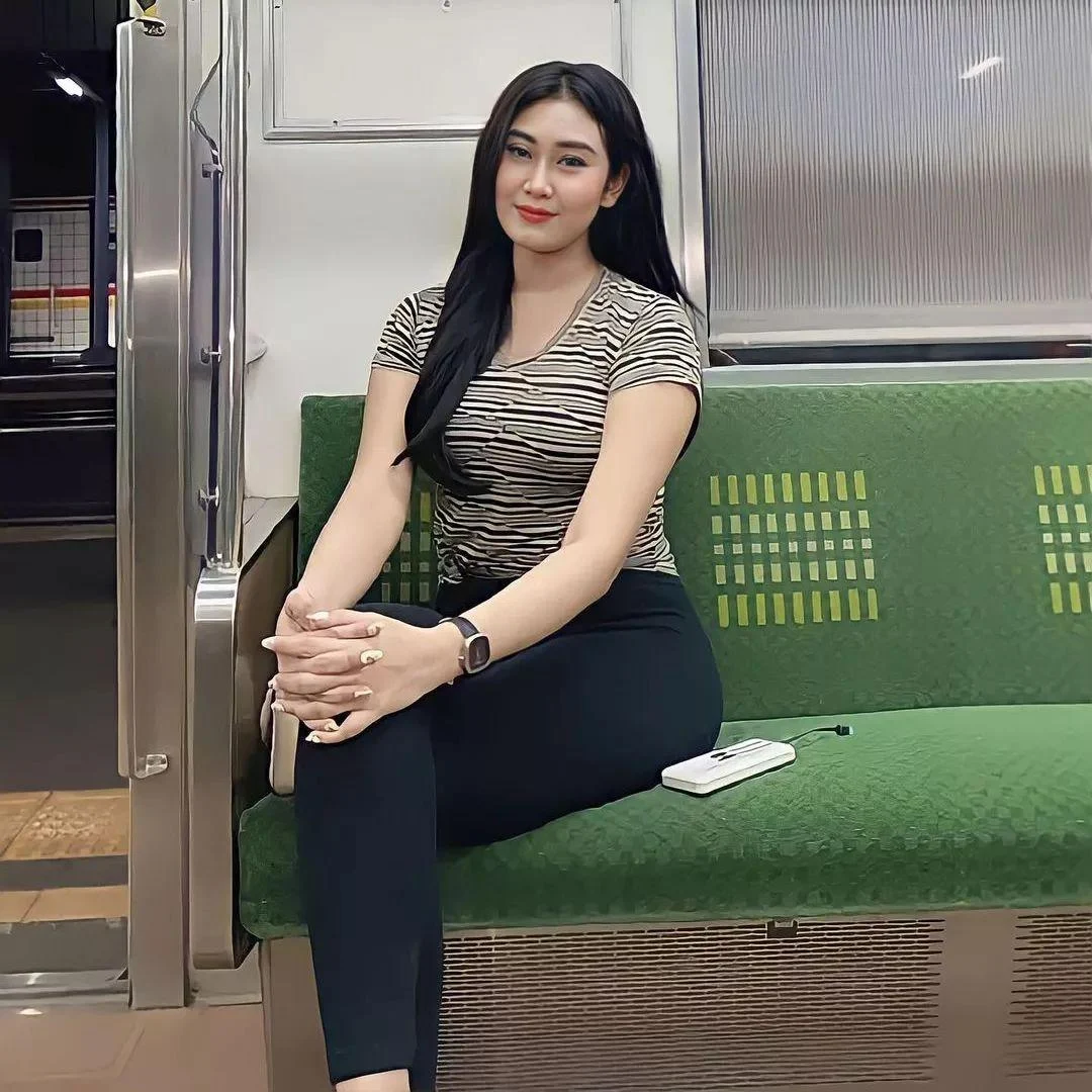Gadis Indo yang Bikin Hati Bergetar, cewek indo cantik, gadis memikat, wanita memesona