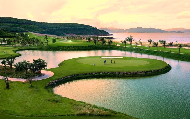 How to Spend 14 Days Golf in Vietnam? Best 2024 Travel Tips