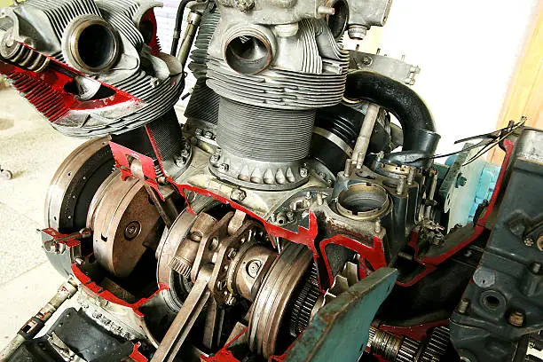 Continental vs Lycoming Engines