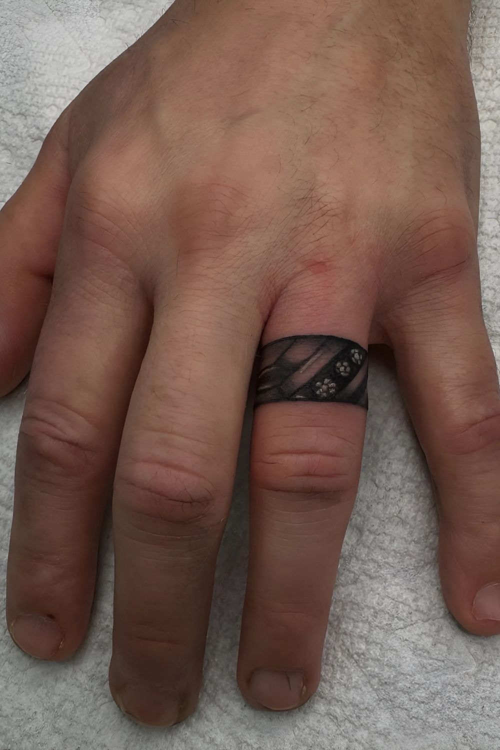 Men’s Ring Finger Tattoos