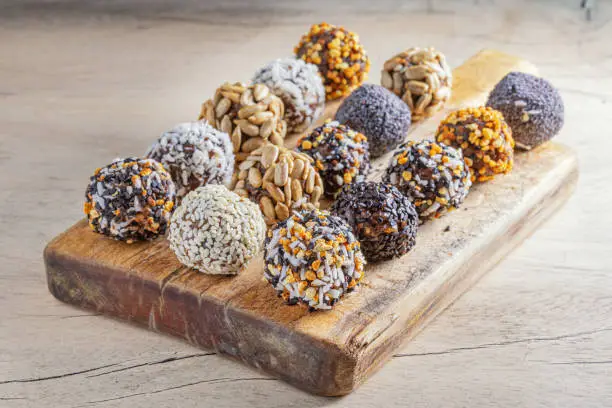 Blueberry-Lemon-Energy-Balls-A Nutritious-Snack-for-Sustained-Energy
