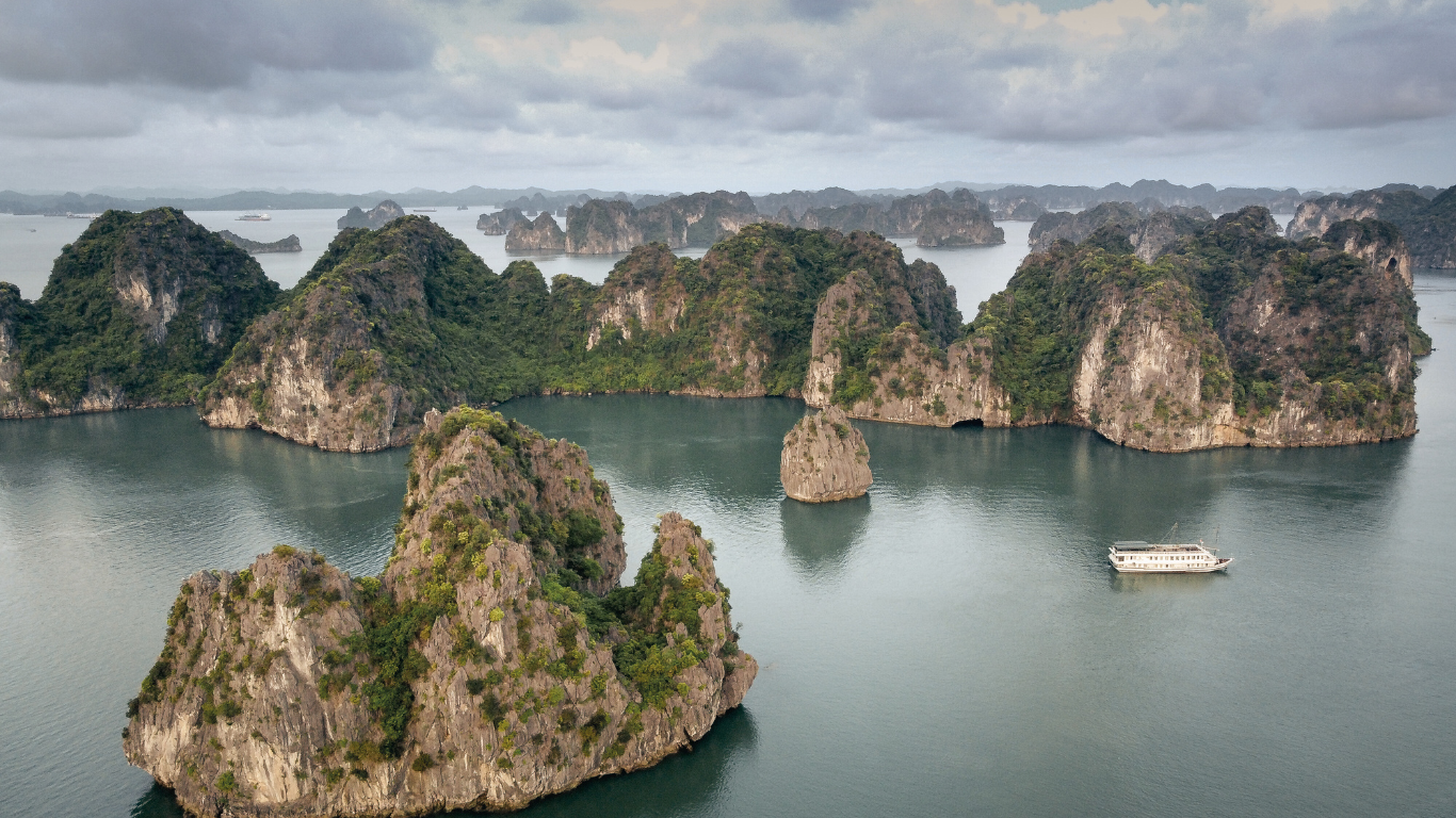 Destinos asiáticos. bahía de ha long