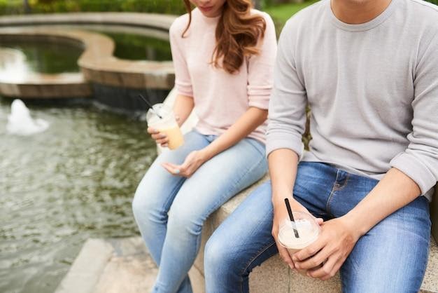 Cocktails and Connection: Enjoying Romantic Moments in the Park