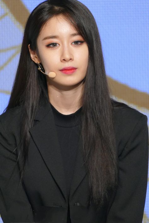 Jiyeon from T-ARA on black cloth 